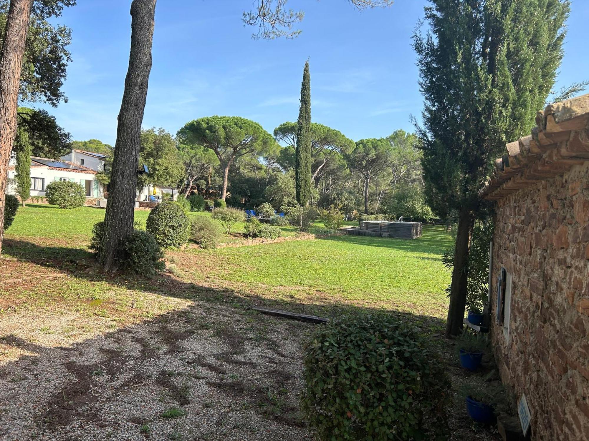 La Villa Le Cannet-des-Maures Exterior foto